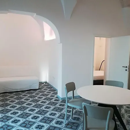 Retro House In *
