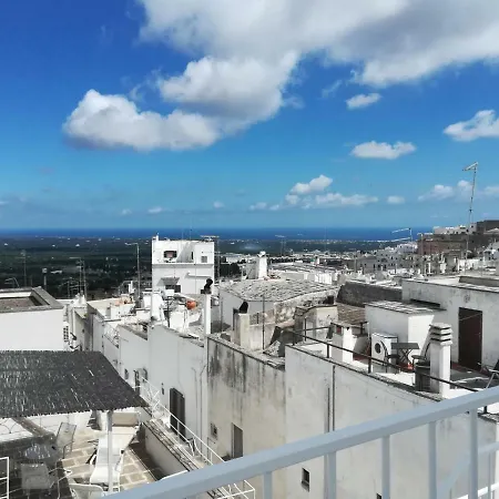 Retro House In Ostuni